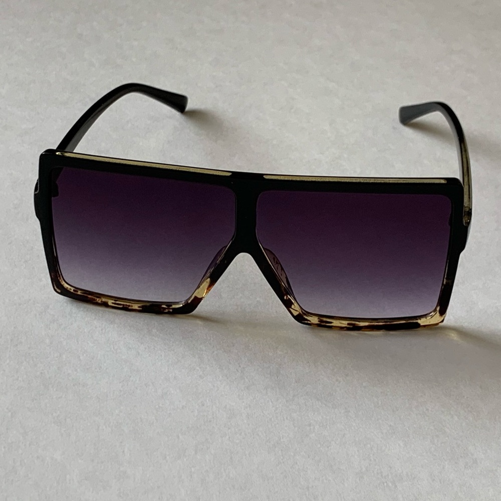 Oversized tortoise sunglasses